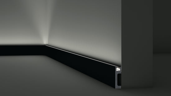 PLINTA NEAGRA CU LED POLIMER DUR IL10 - 200 x 8 x 2 cm - Decorevo