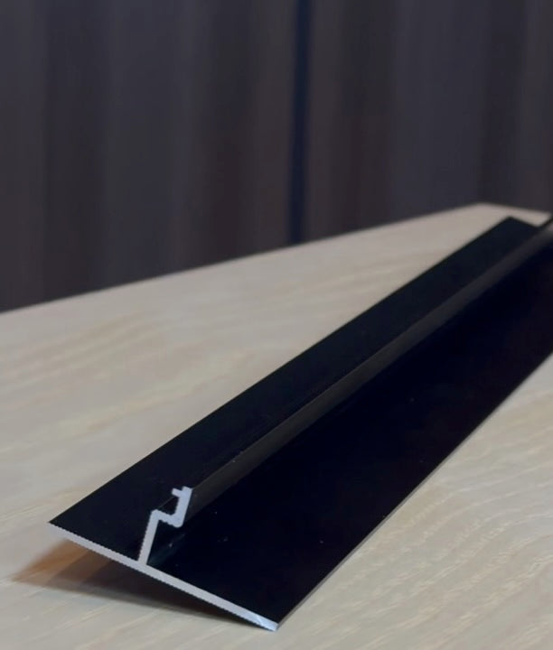 Profil plintǎ ascunsǎ Shadow Gap Aluminiu Anodizat Negru 3 Metri